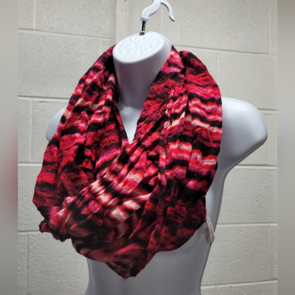 Calvin Klein Infinity Scarf Red Black White Ombre Women US One Size Oversized - Picture 2 of 3